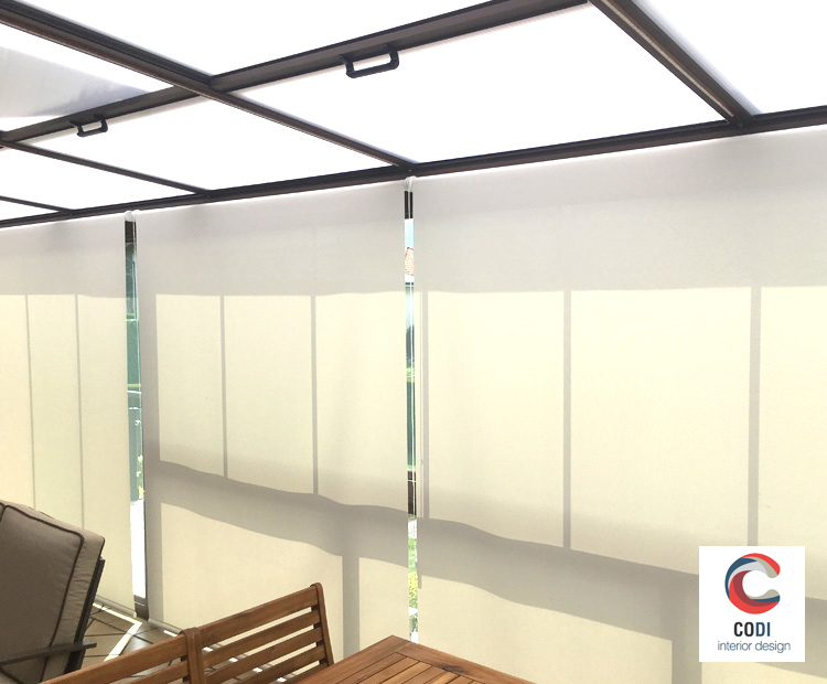 Instalación cortinas enrollables terraza chalet por Comercial Integral CODI