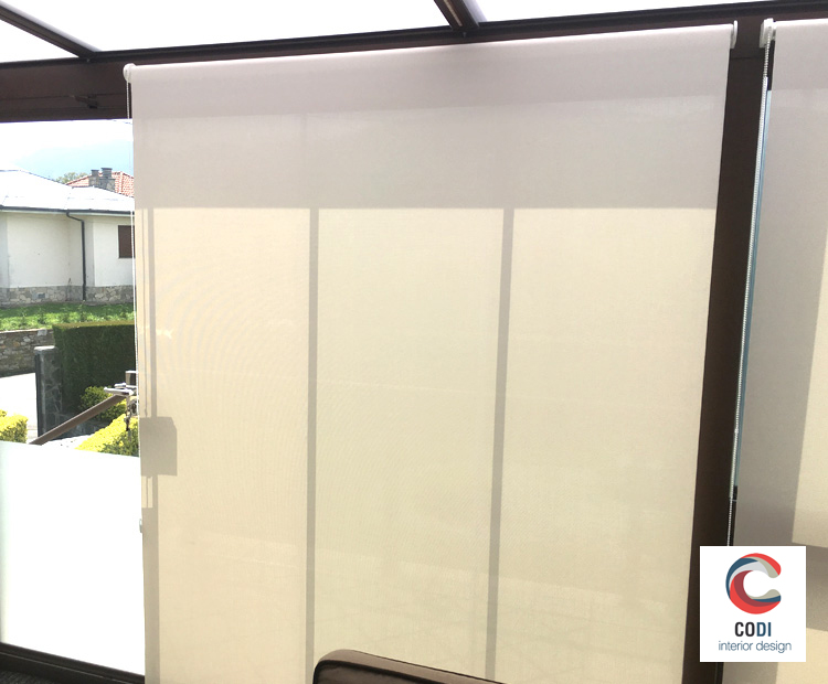 Instalación cortinas enrollables terraza chalet por Comercial Integral CODI
