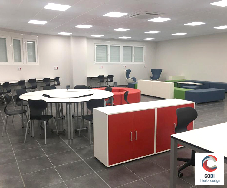 Instalación mobiliario centro juvenil en León por Comercial Integral CODI