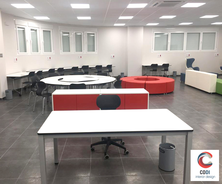 Instalación mobiliario centro juvenil en León por Comercial Integral CODI