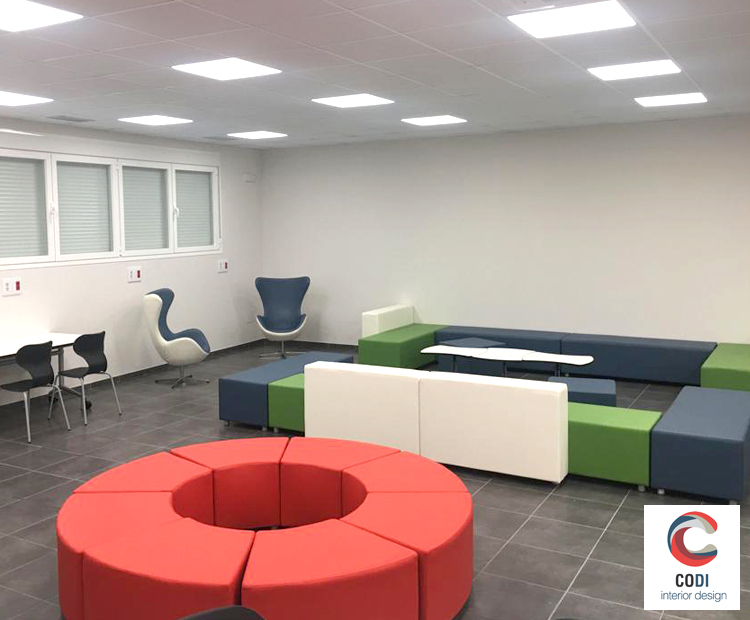 Instalación mobiliario centro juvenil en León por Comercial Integral CODI