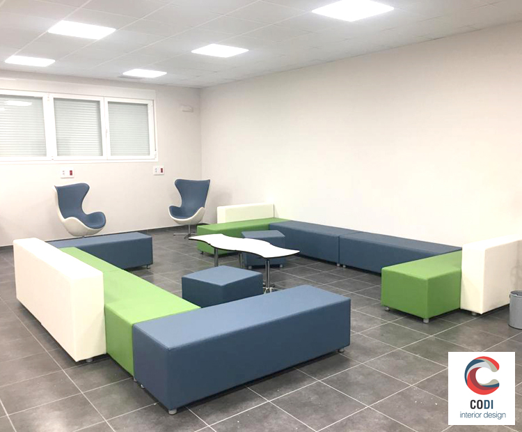 Instalación mobiliario centro juvenil en León por Comercial Integral CODI