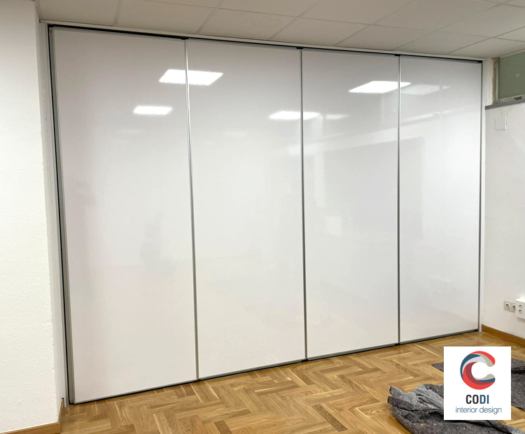 Instalación tabique móvil Colegio Gijón por Comercial Integral CODI