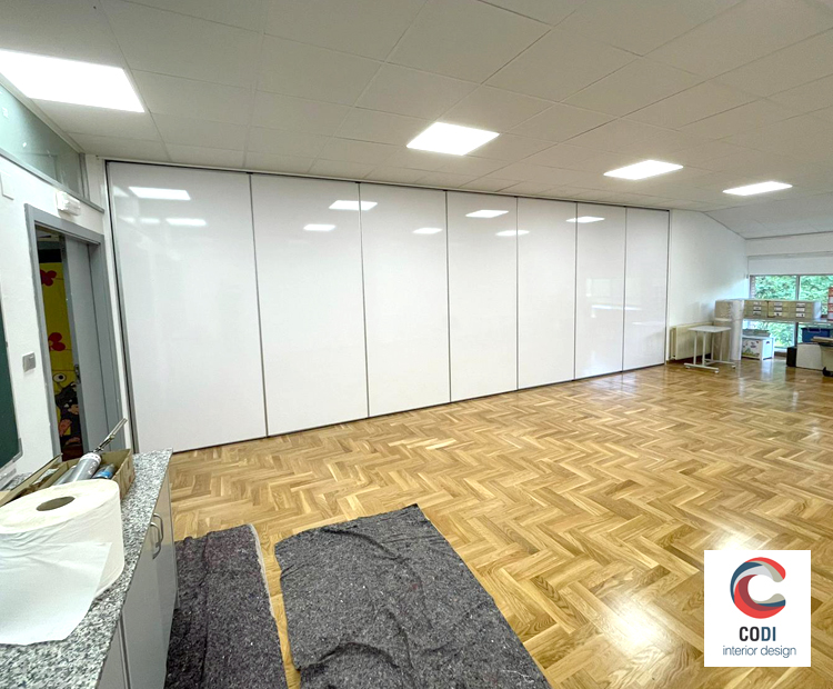 Instalación tabique móvil Colegio Gijón por Comercial Integral CODI