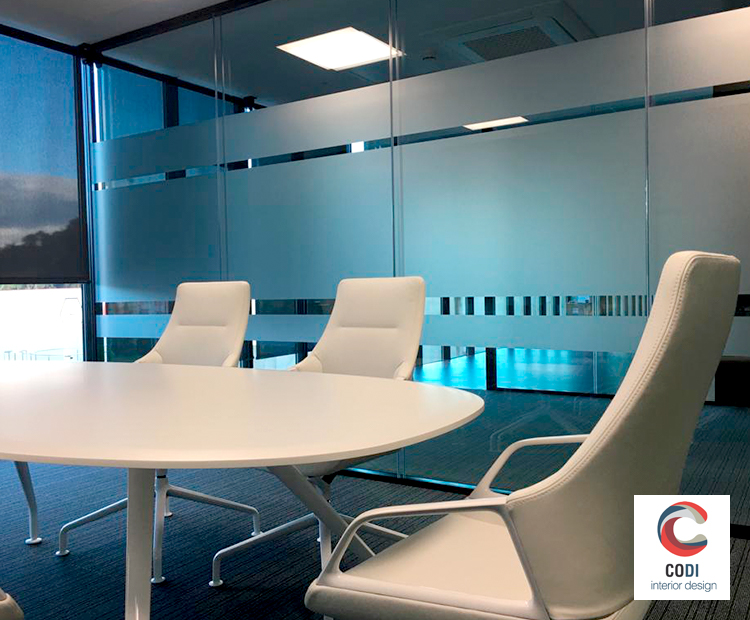 Instalación oficinas Astufeito en Avilés, Asturias por Comercial Integral CODI. Mobiliario Wilkhahn.